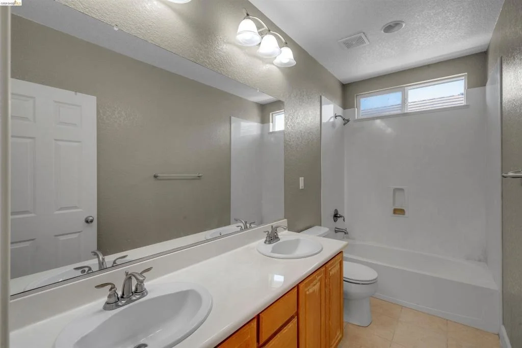 Photo of 1525 Coleridge Way