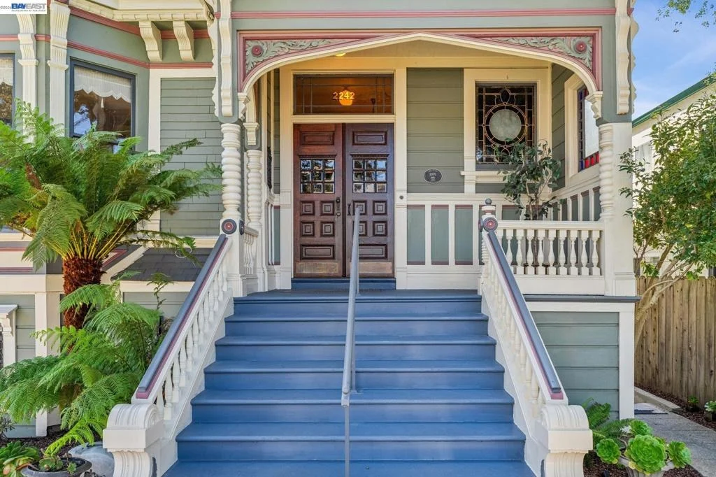 Photo of 2242 San Antonio Ave