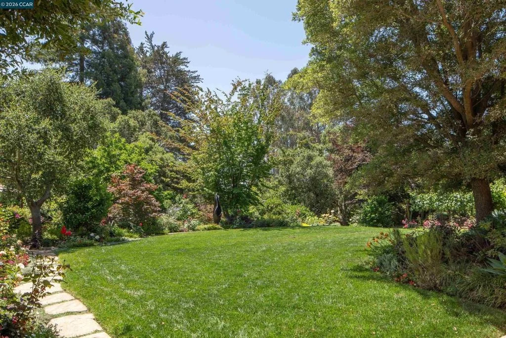 Photo of 280 Indian Rd