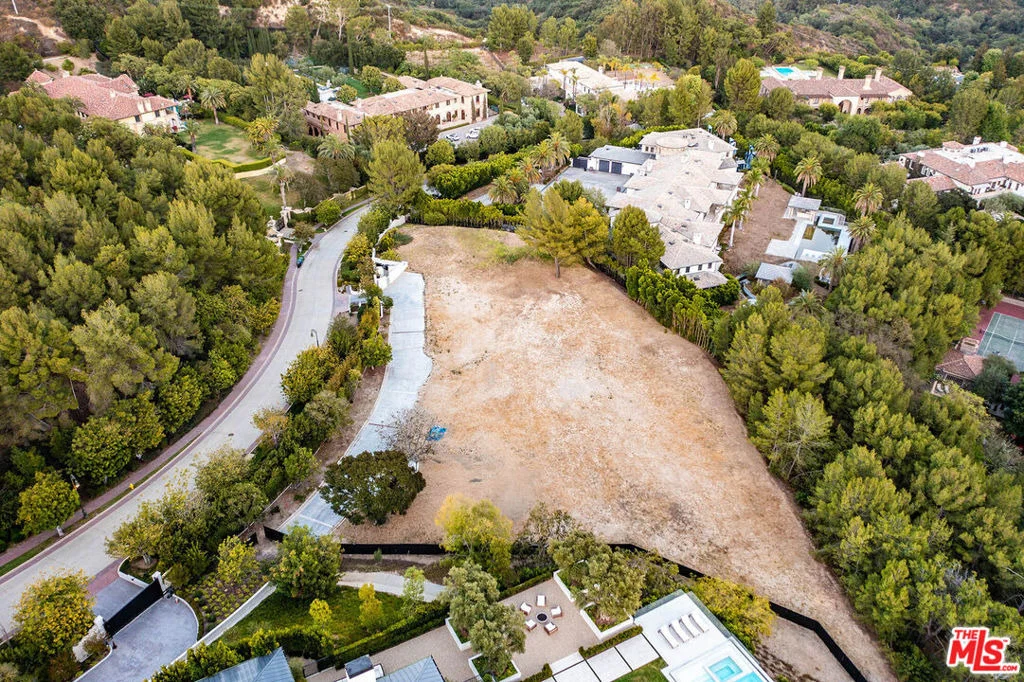 Photo of 74 Beverly Park Lane