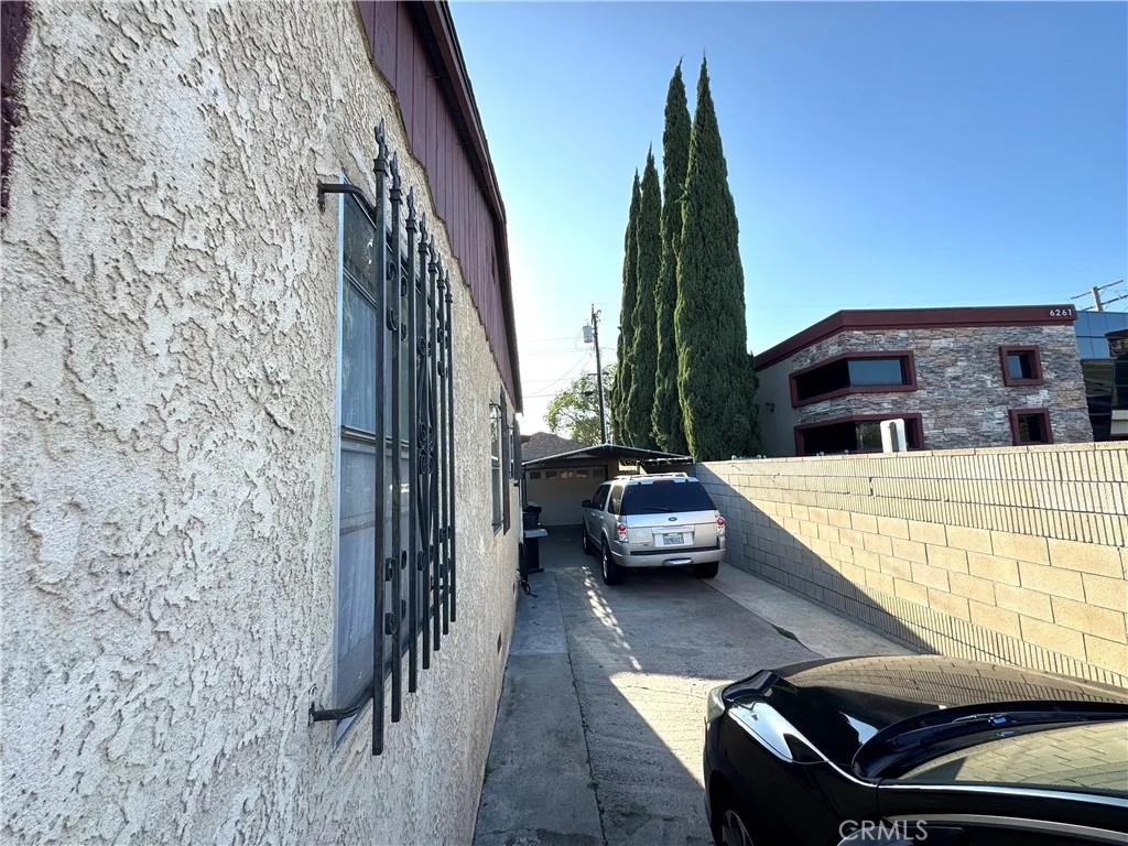 Photo of 6271 Stanton