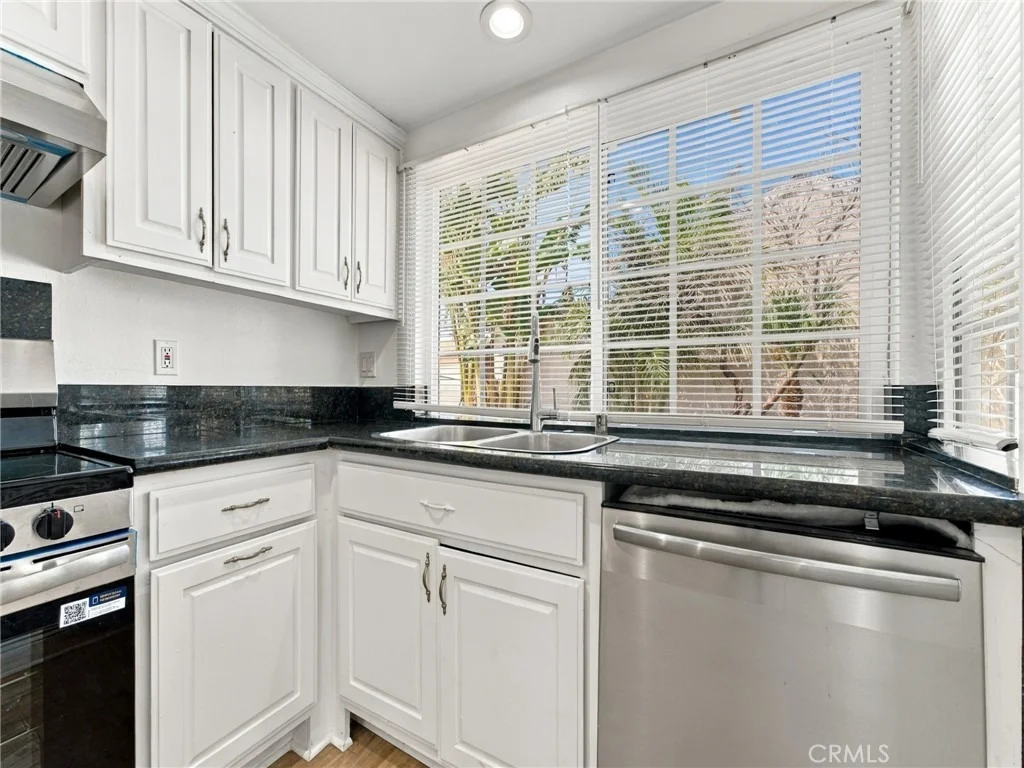 Photo of 330 W Devonshire Drive