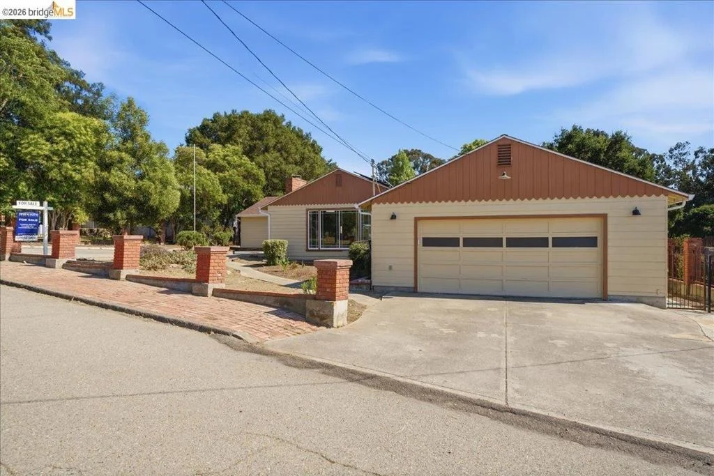 Photo of 2721 Hidden Ln