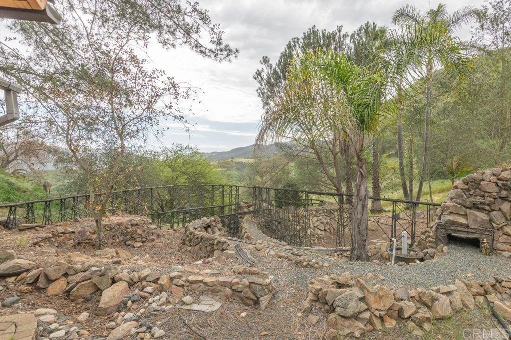 Photo of 4327 Hollyhill Road