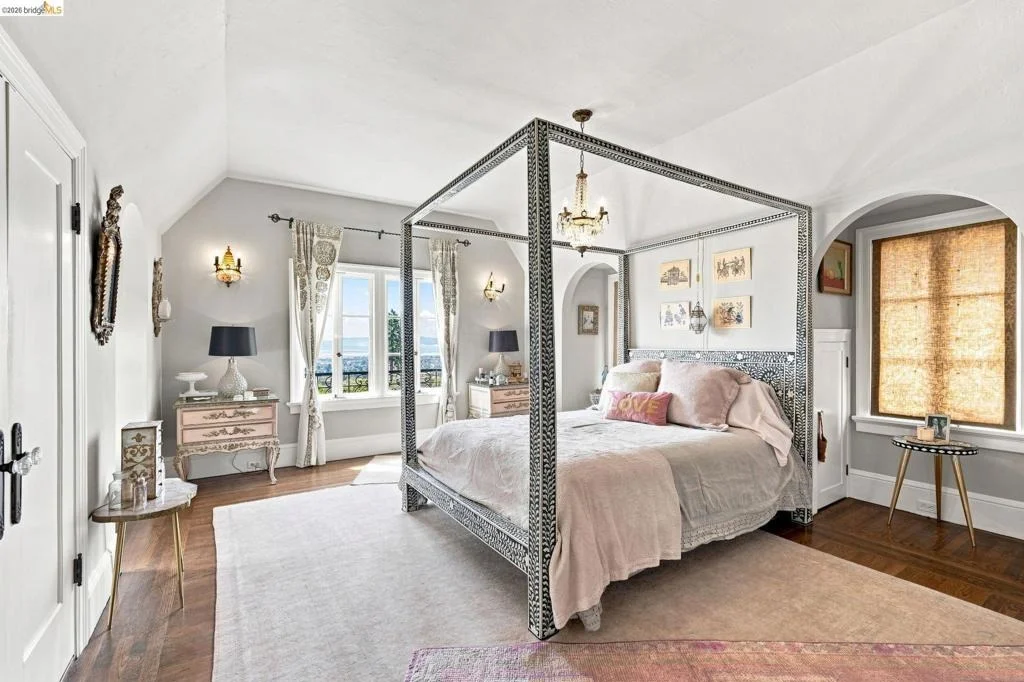 Photo of 893 Santa Barbara Rd