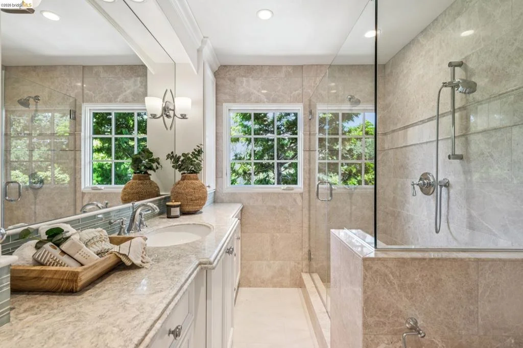 Photo of 2363 LEIMERT BLVD