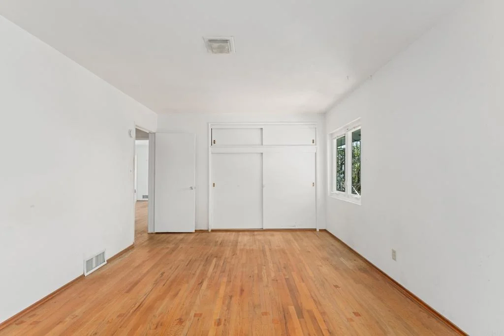 Photo of 5825 Folsom Dr