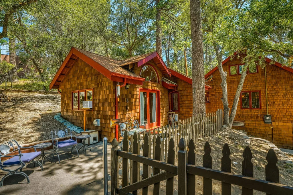 Photo of 24945 Marion Ridge Drive