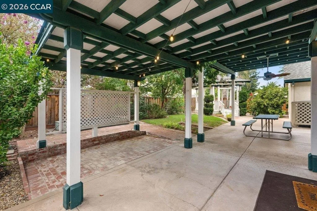 Photo of 1615 Laurelbrook Dr