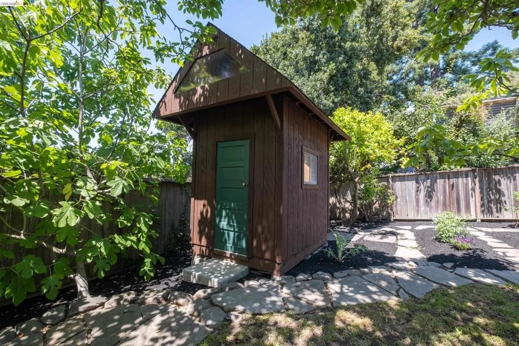 Photo of 1611 Rose St