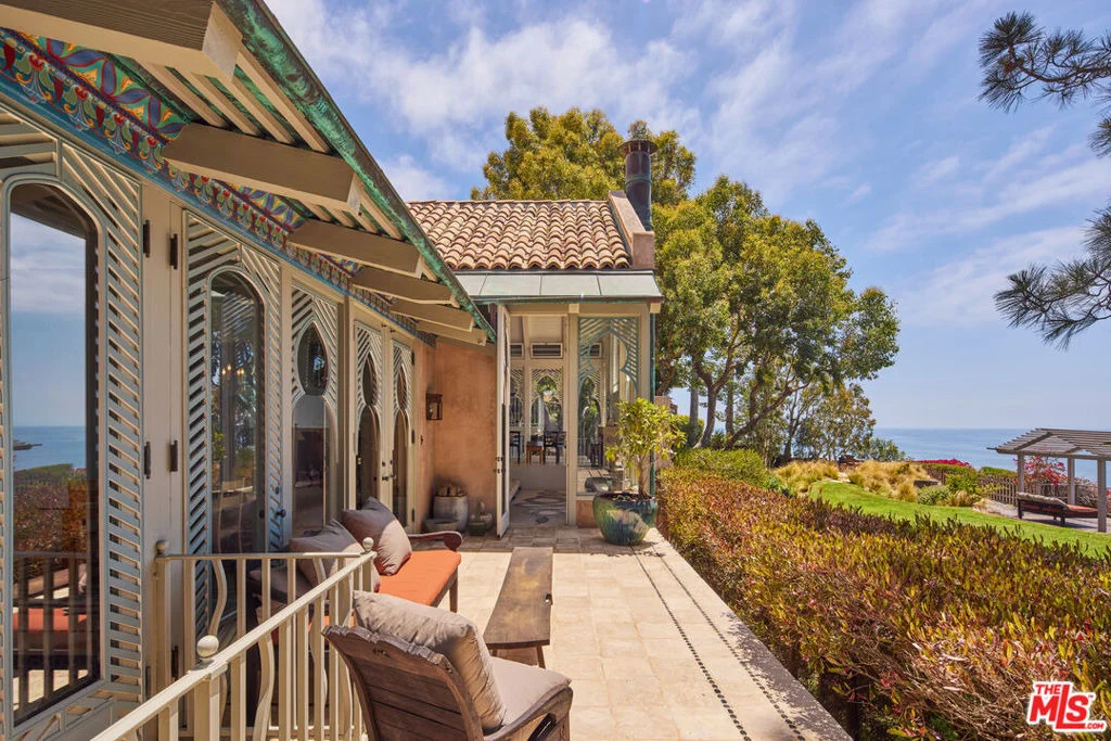 Photo of 28980 Cliffside Drive