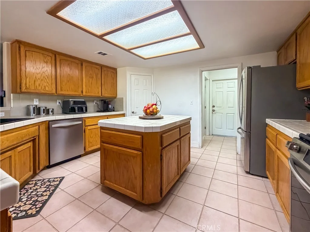 Photo of 10011 Solano