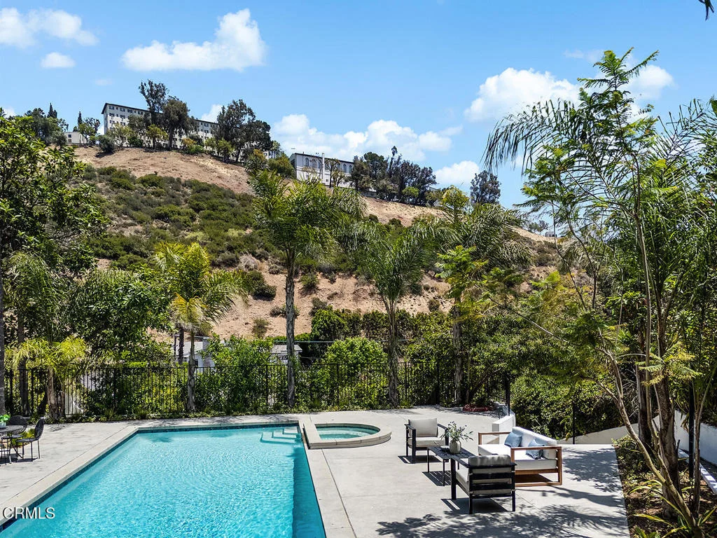Photo of 1475 N Bundy Drive