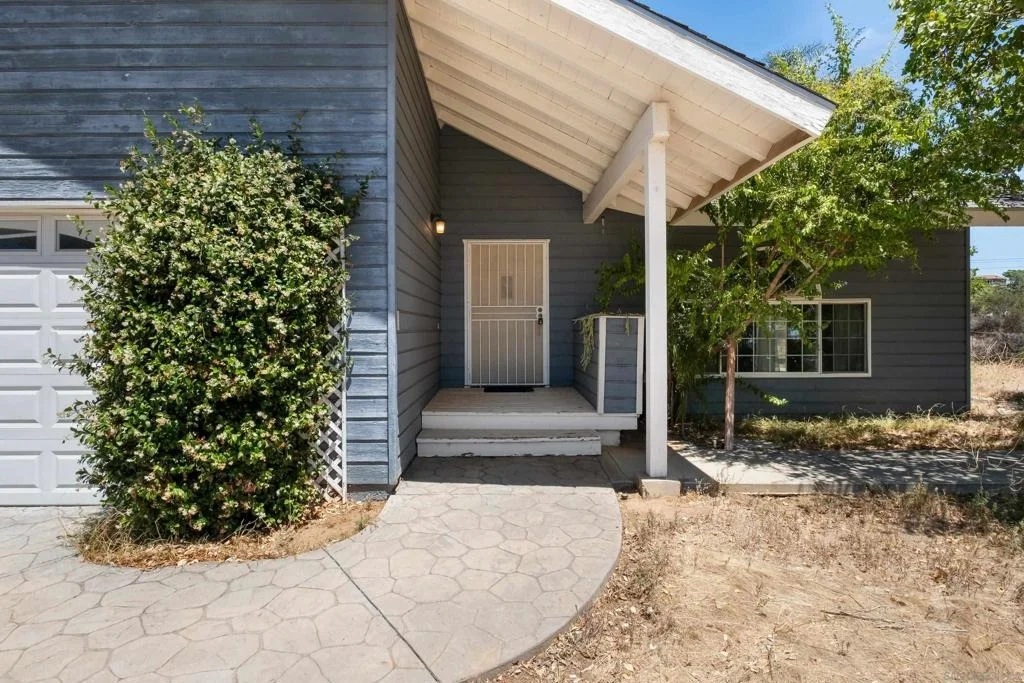 Photo of 2827 N Victoria Drive