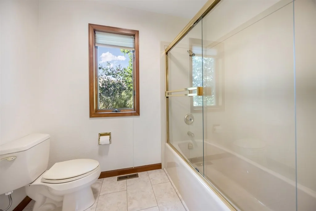 Photo of 9050 Highland Rd