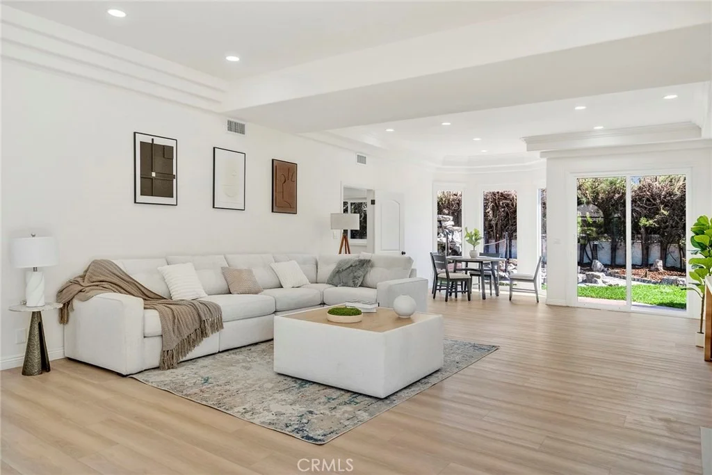 Photo of 188 W Arthur Avenue