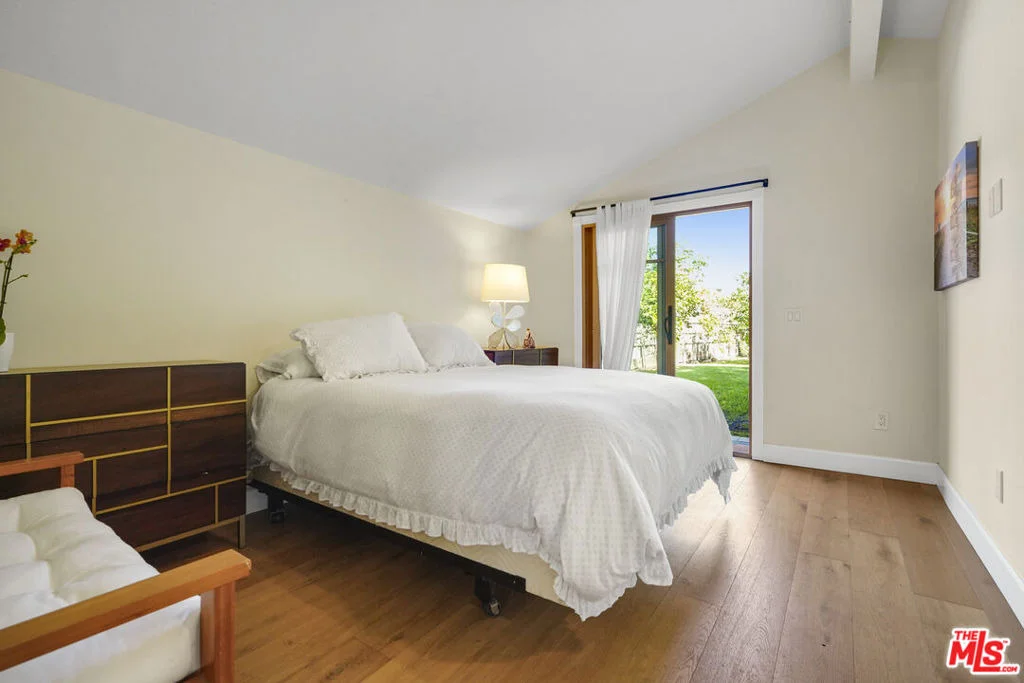 Photo of 6052 Merritt Drive