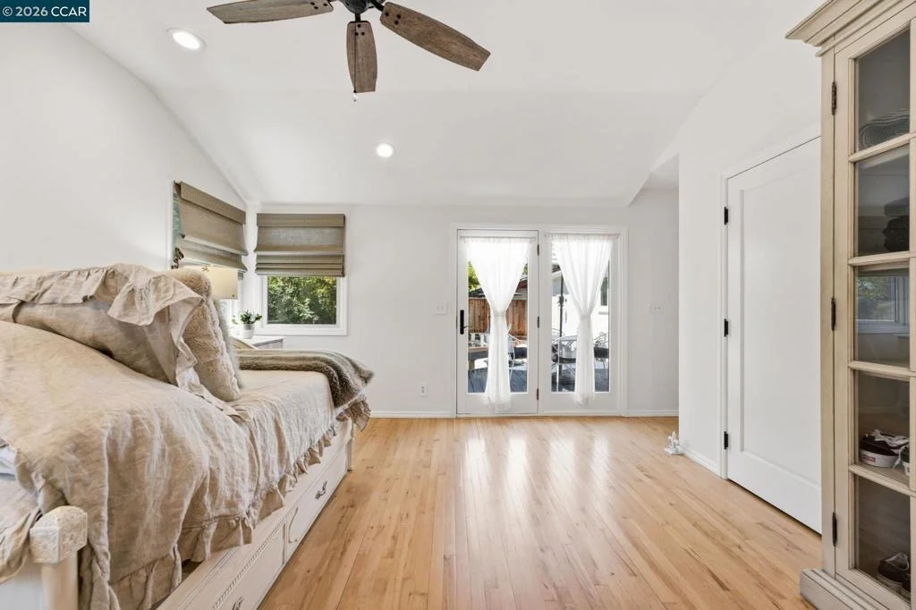 Photo of 8 Lander Dr