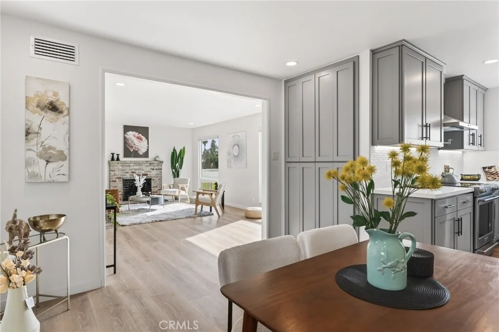 Photo of 4761 Central