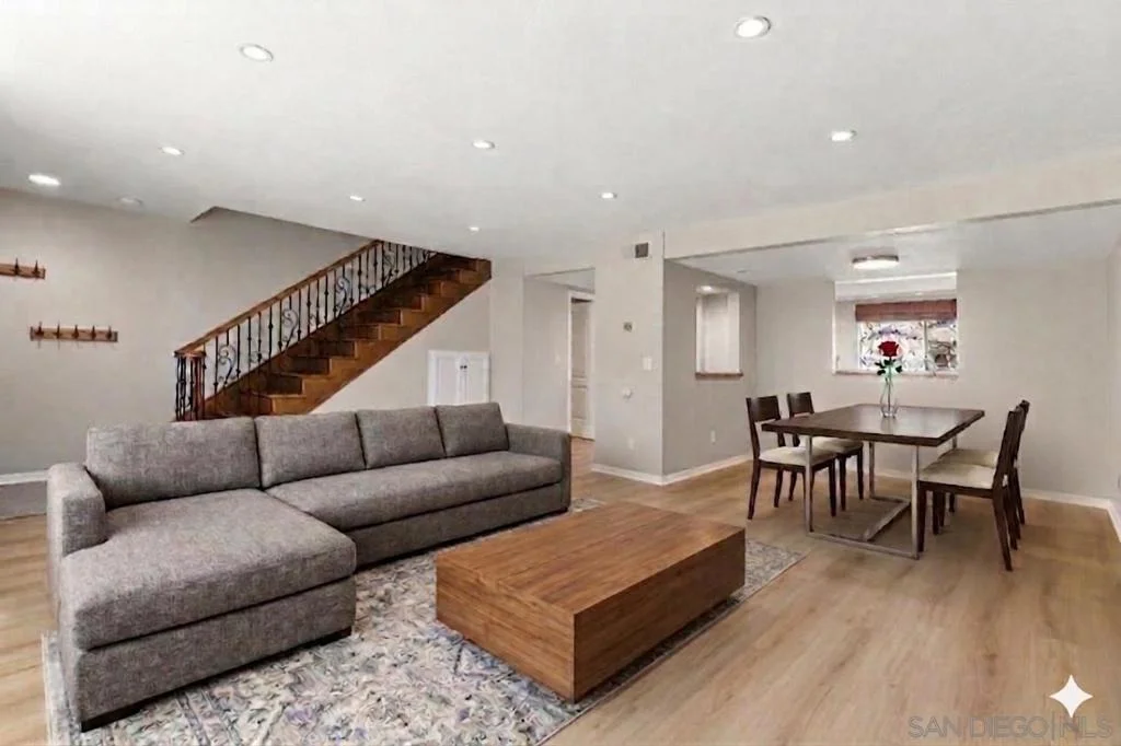 Photo of Unit B at 835 E Ave