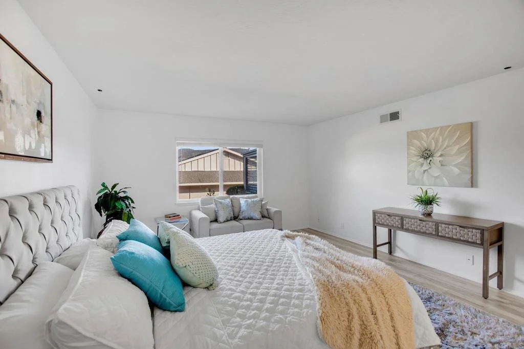 Photo of 959 La Tierra Drive
