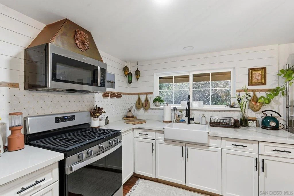 Photo of 1165 Midway Dr