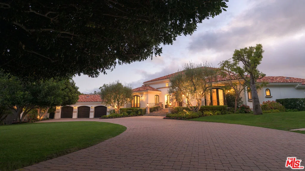 Photo of 6110 Merritt Drive