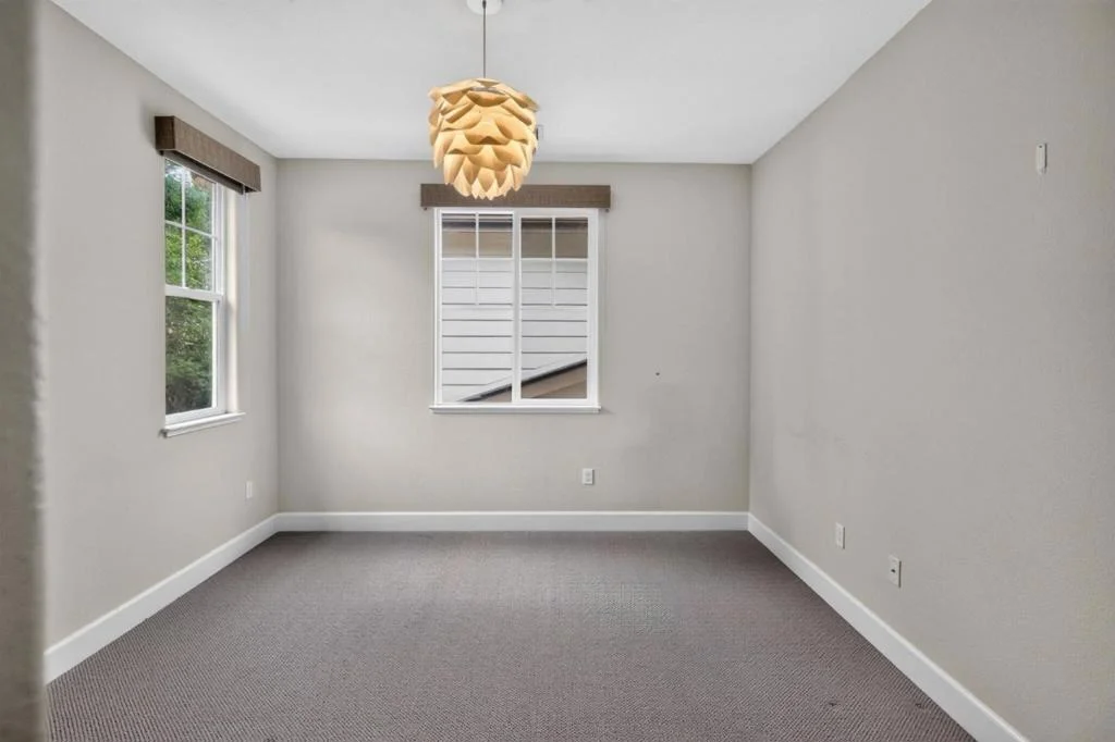 Photo of 100 Castle Ridge Way
