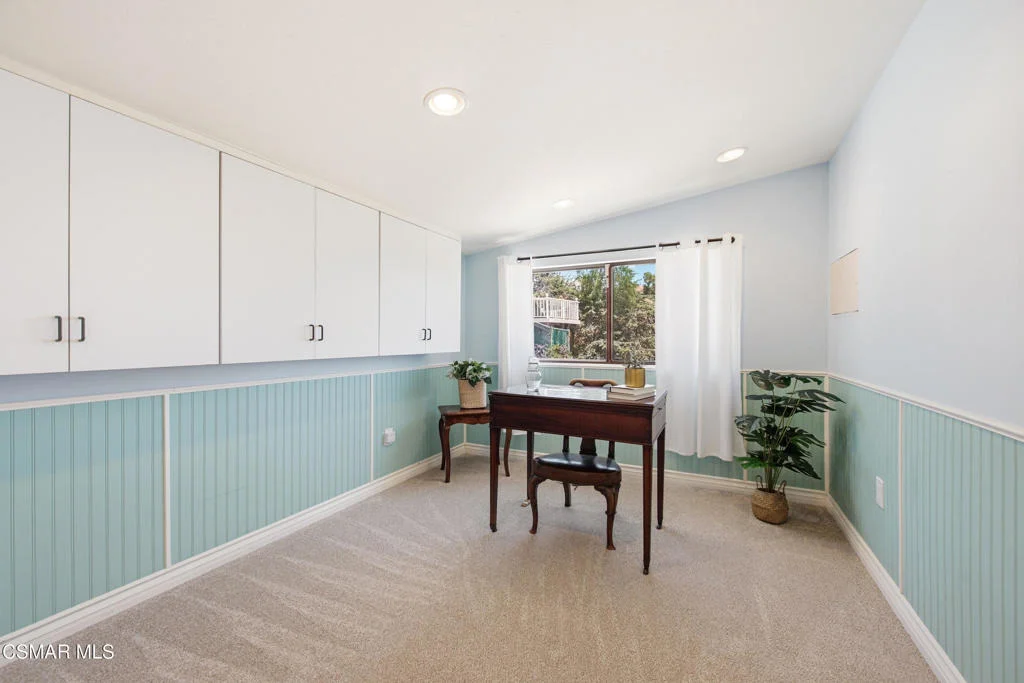 Photo of 315 N Loop Drive