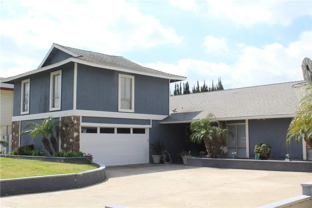 Photo of 556 N Heatherstone Drive