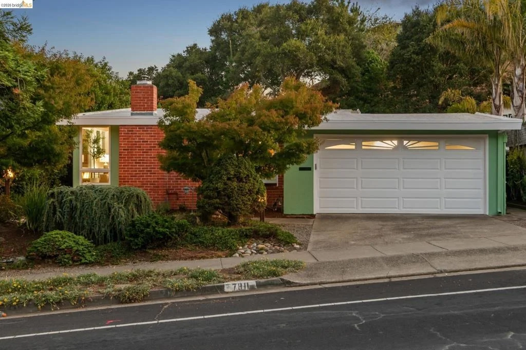 Photo of 7811 Potrero Ave