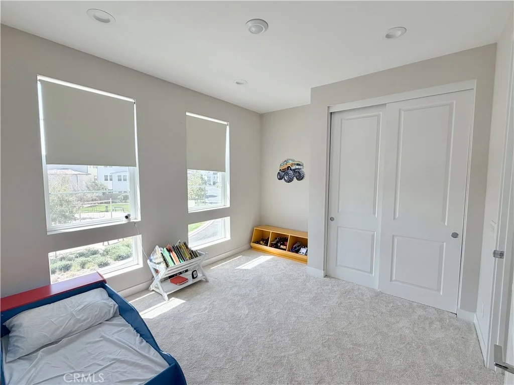 Photo of 331 Newton