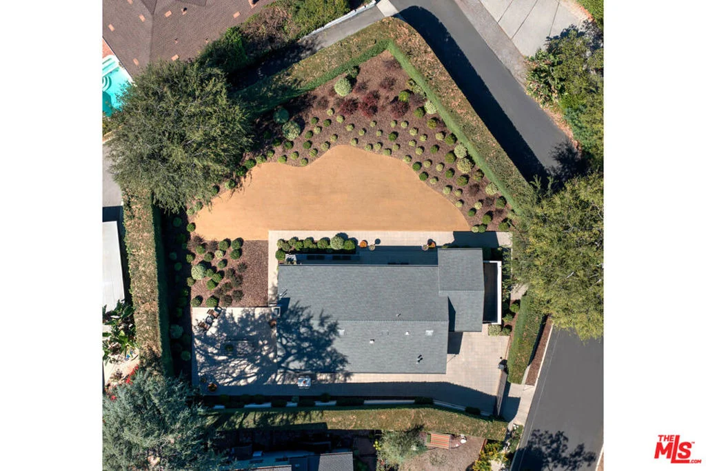 Photo of 838 Elyria Drive