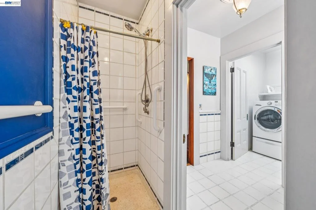 Photo of 2242 San Antonio Ave