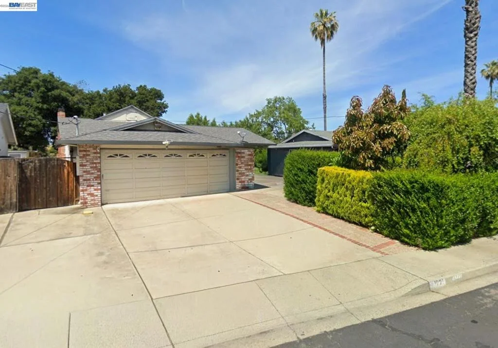 Photo of 1221 Brookview Dr