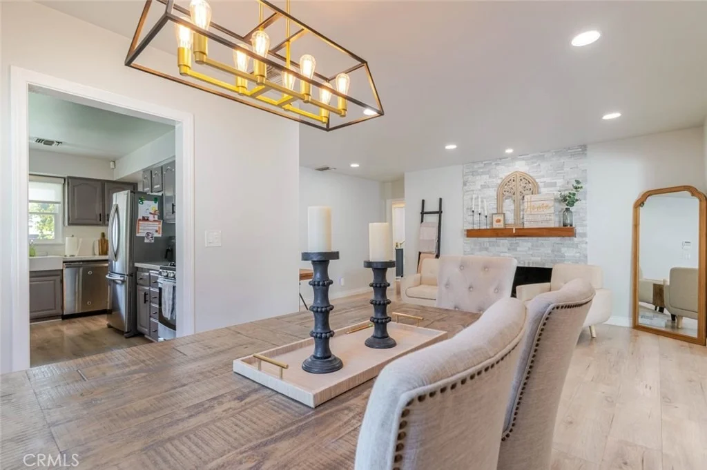 Photo of 447 W Bennett Avenue