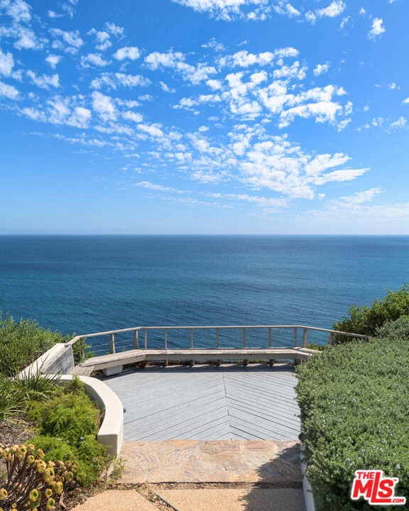 Photo of 29020 Cliffside Drive