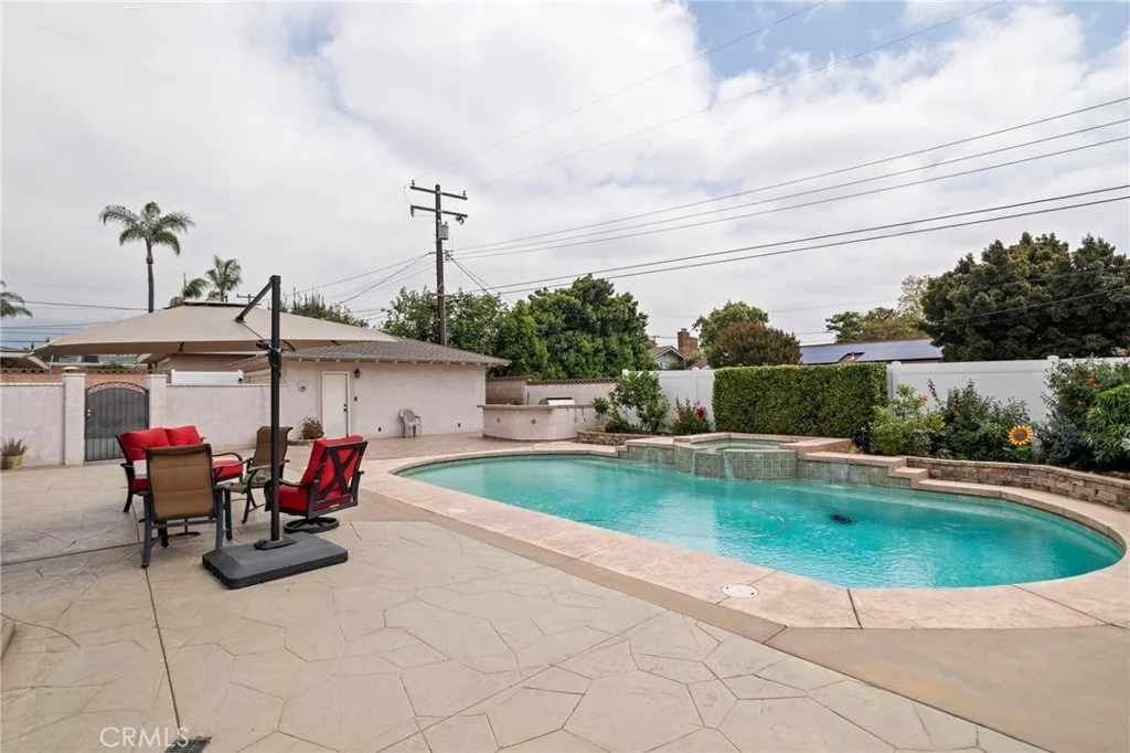 Photo of 1382 N Ukiah