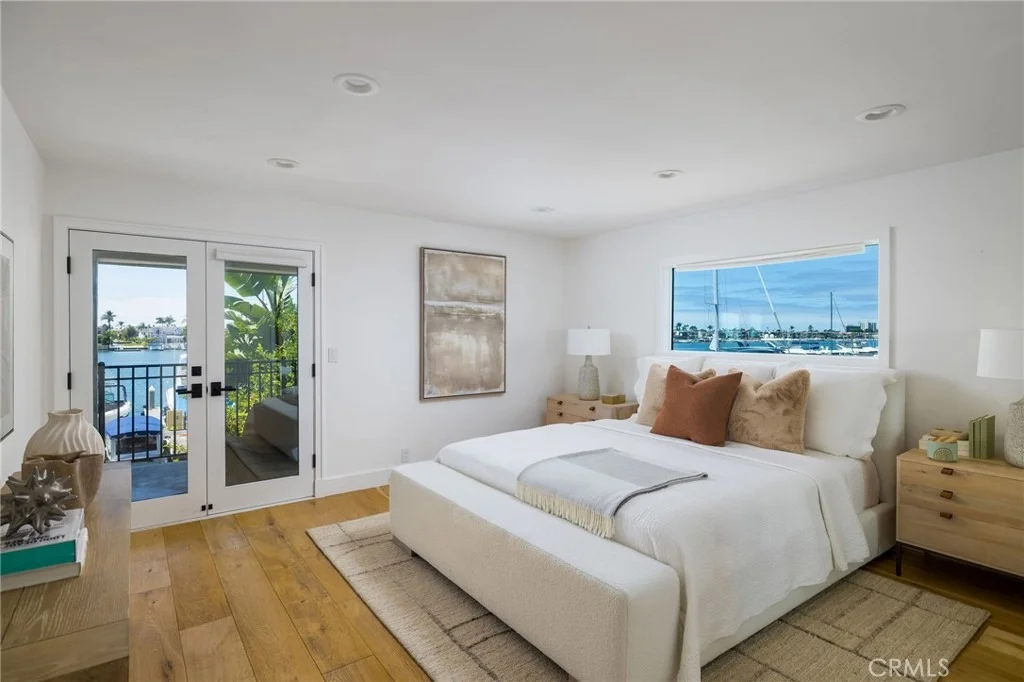Photo of 2572 Bayshore Drive