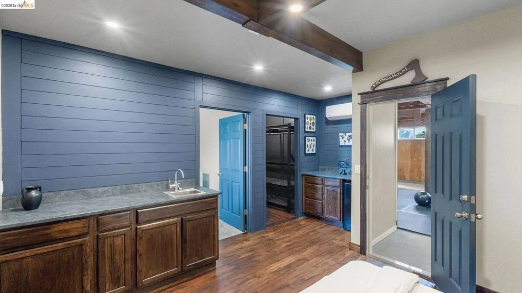 Photo of 700 Brownstone RD