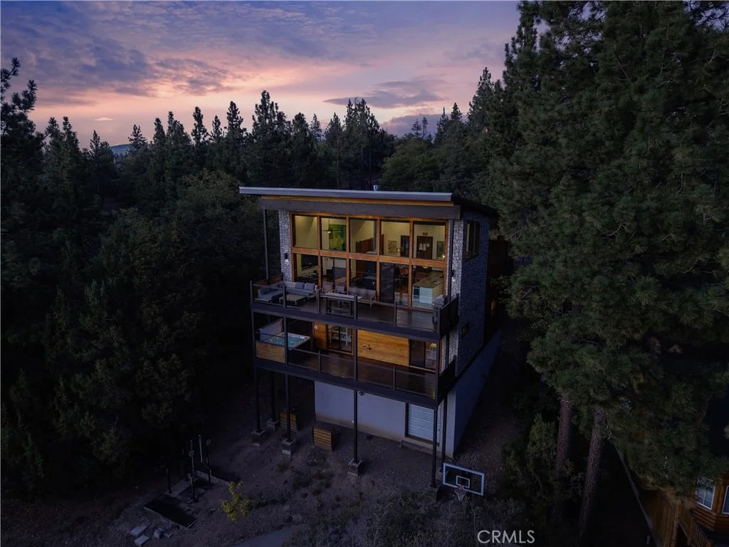 Photo of 43669 Ridge Crest