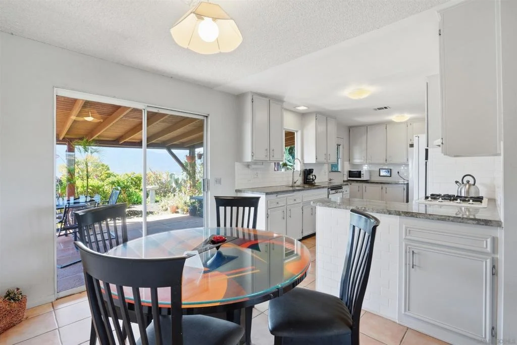 Photo of 2384 Glenn Rd