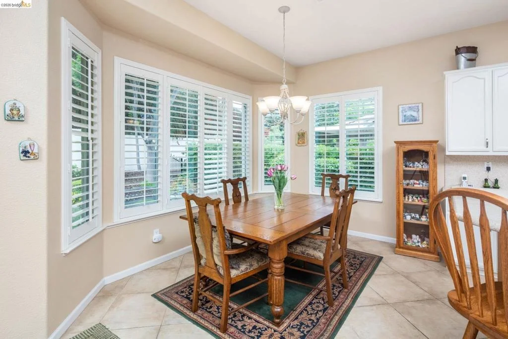 Photo of 485 Coronation Dr