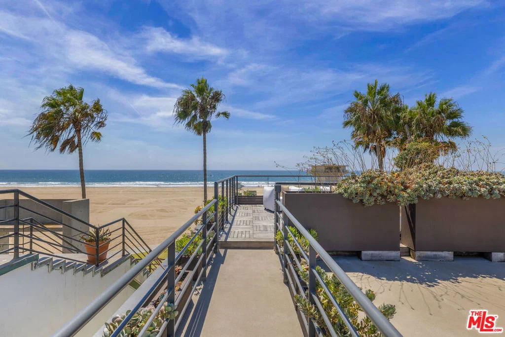Photo of 2311 Ocean Front Walk