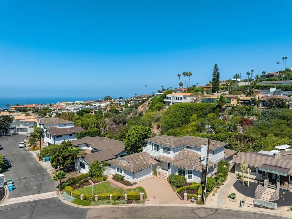 Photo of 972 Skylark Drive