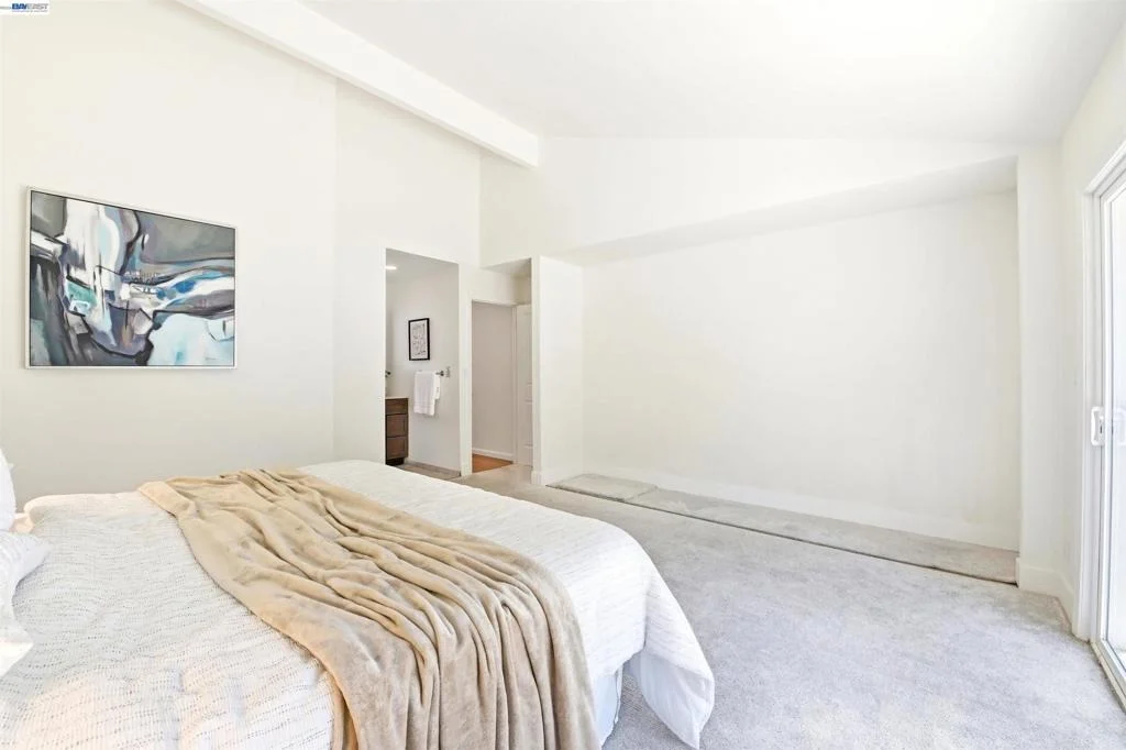 Photo of 467 Lowell Pl