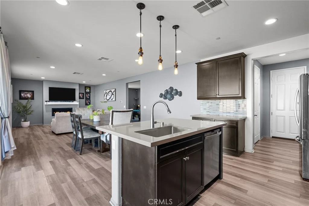 Photo of 6949 Beale