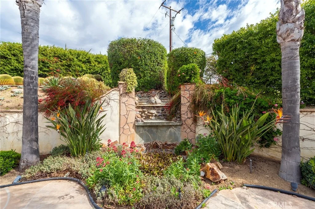 Photo of 2740 Los Alisos Drive