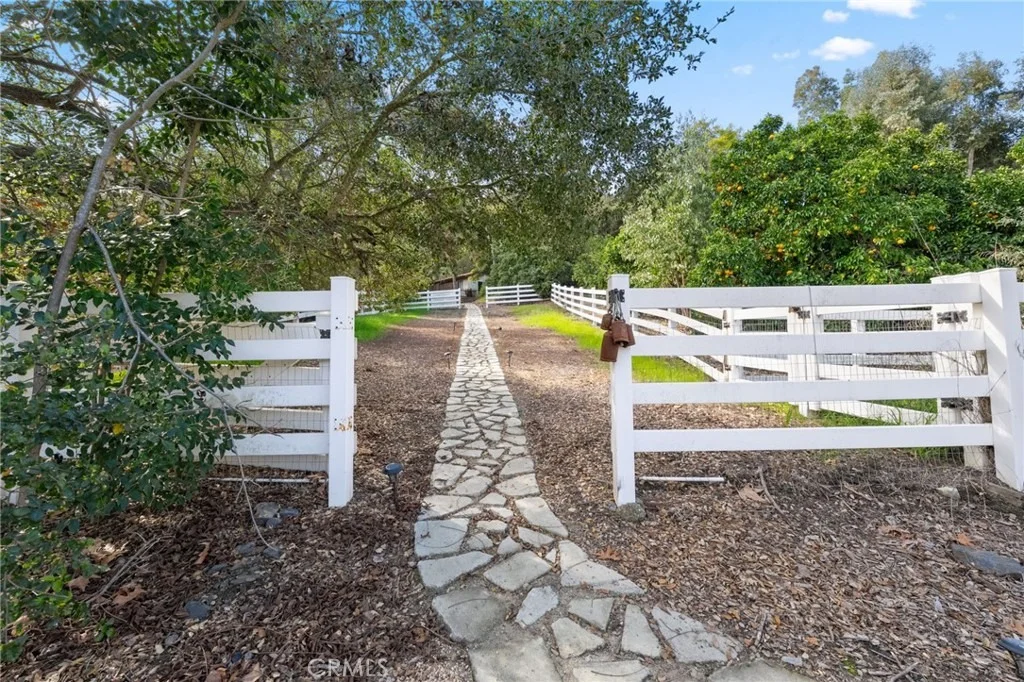 Photo of 25805 Avenida Del Oro