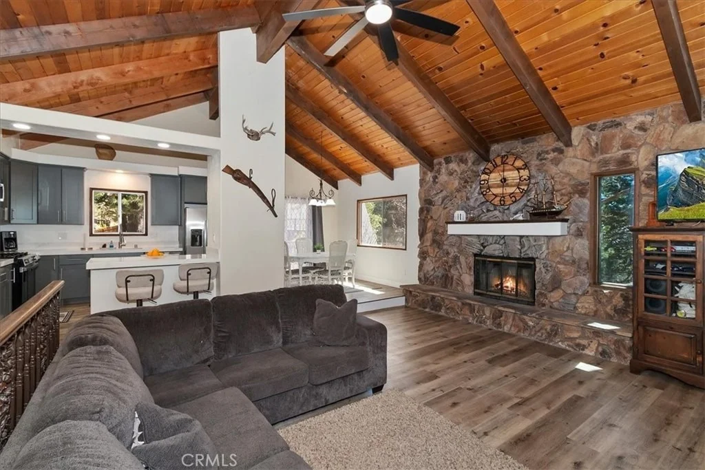 Photo of 30573 Live Oak